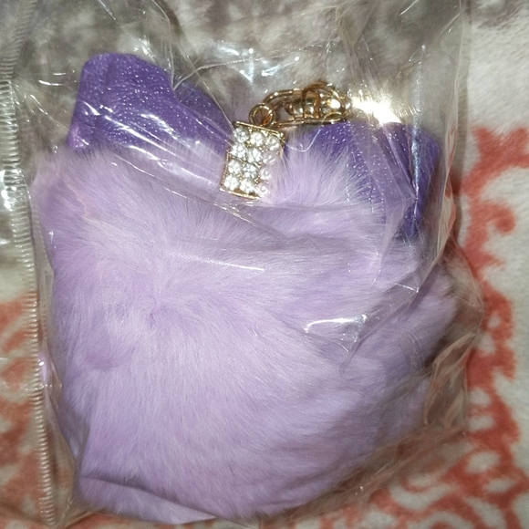 Pom pom keychain - Picture 4 of 5
